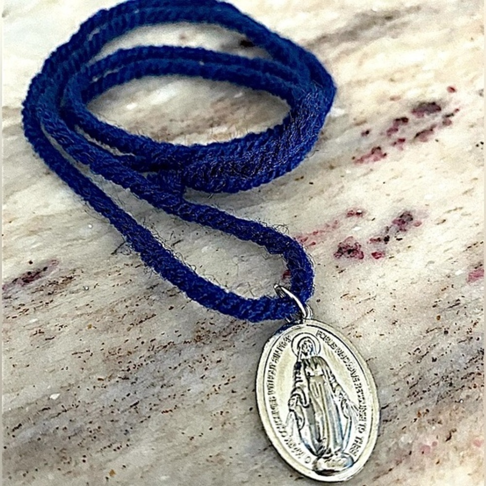 MIRACULOUS MEDAL | “to wear about the neck for graces”